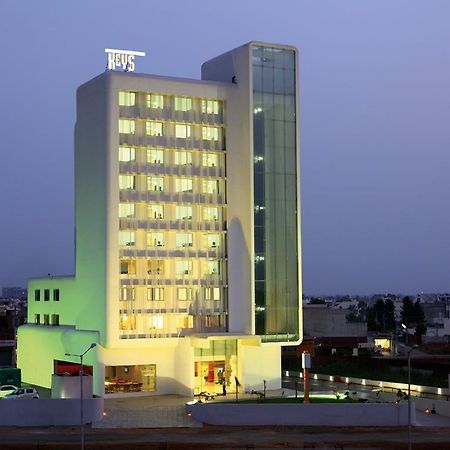 Keys Select By Lemon Tree Hotels, Ludhiana Extérieur photo