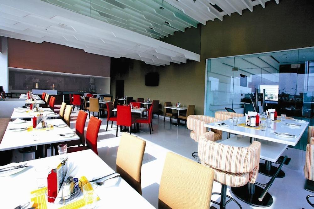 Keys Select By Lemon Tree Hotels, Ludhiana Extérieur photo