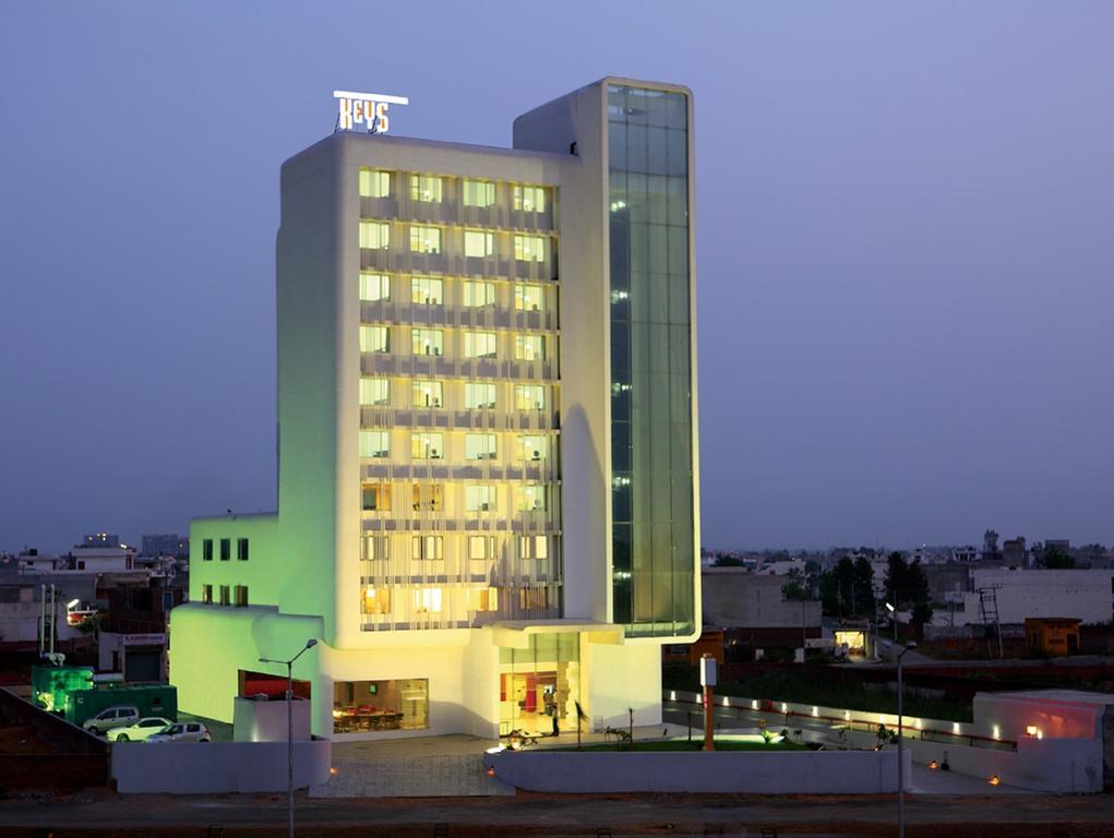 Keys Select By Lemon Tree Hotels, Ludhiana Extérieur photo