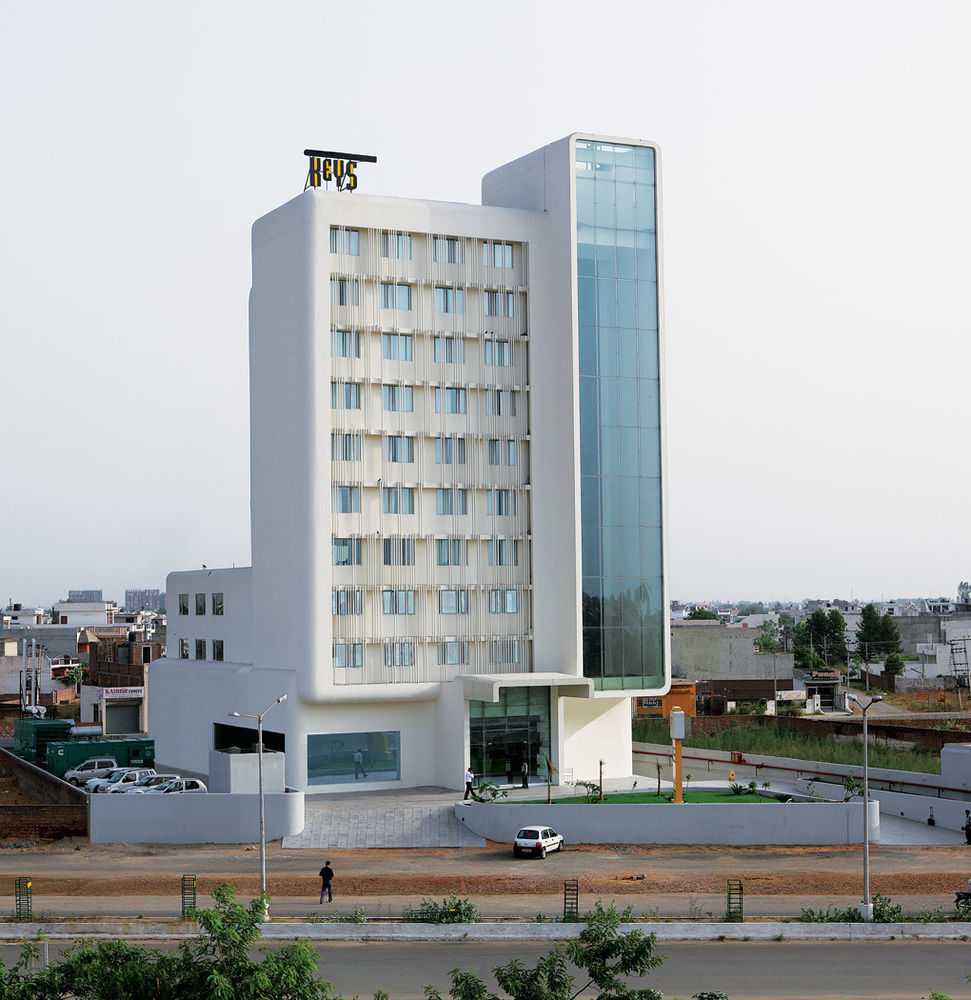 Keys Select By Lemon Tree Hotels, Ludhiana Extérieur photo