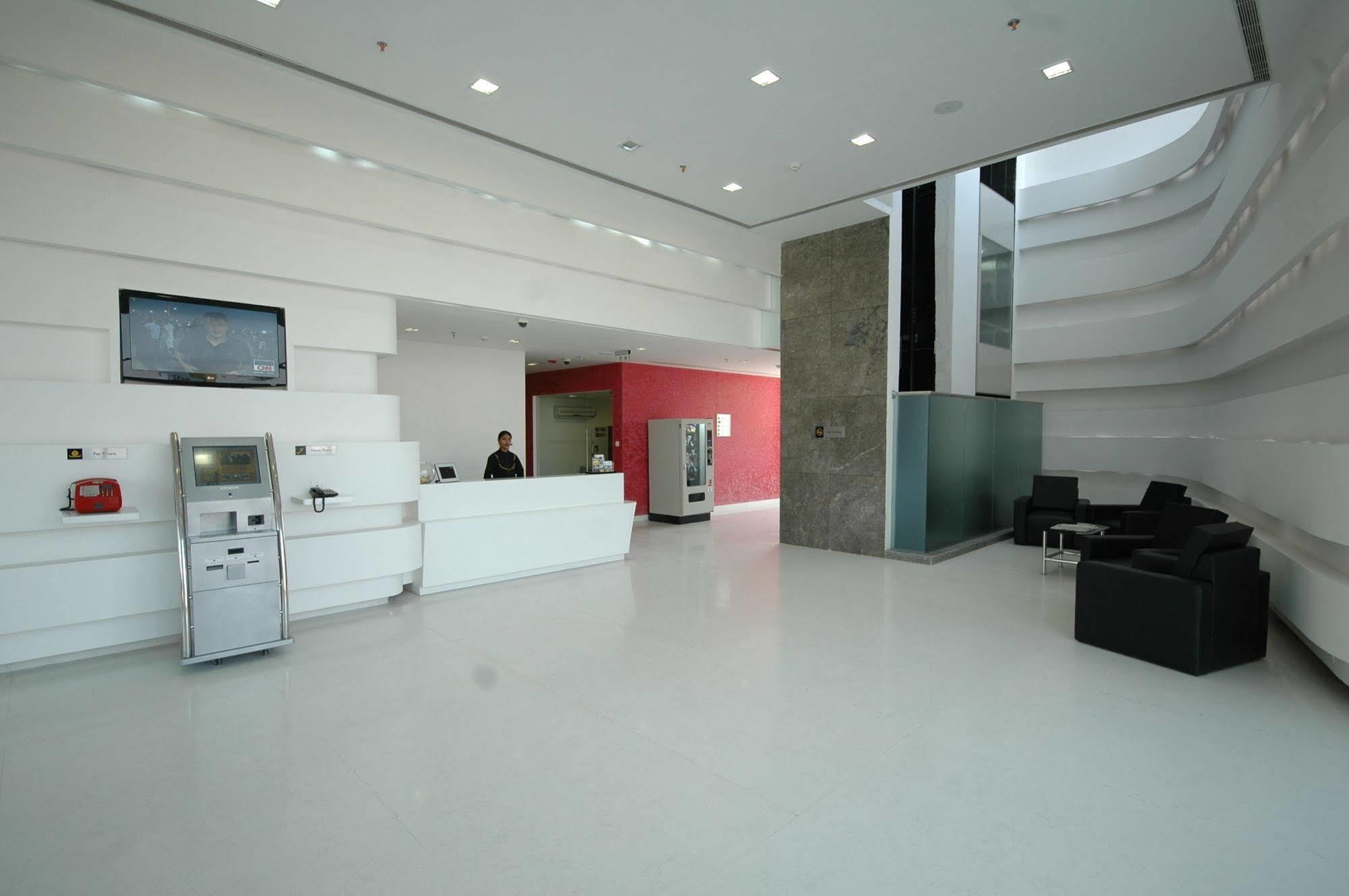 Keys Select By Lemon Tree Hotels, Ludhiana Extérieur photo