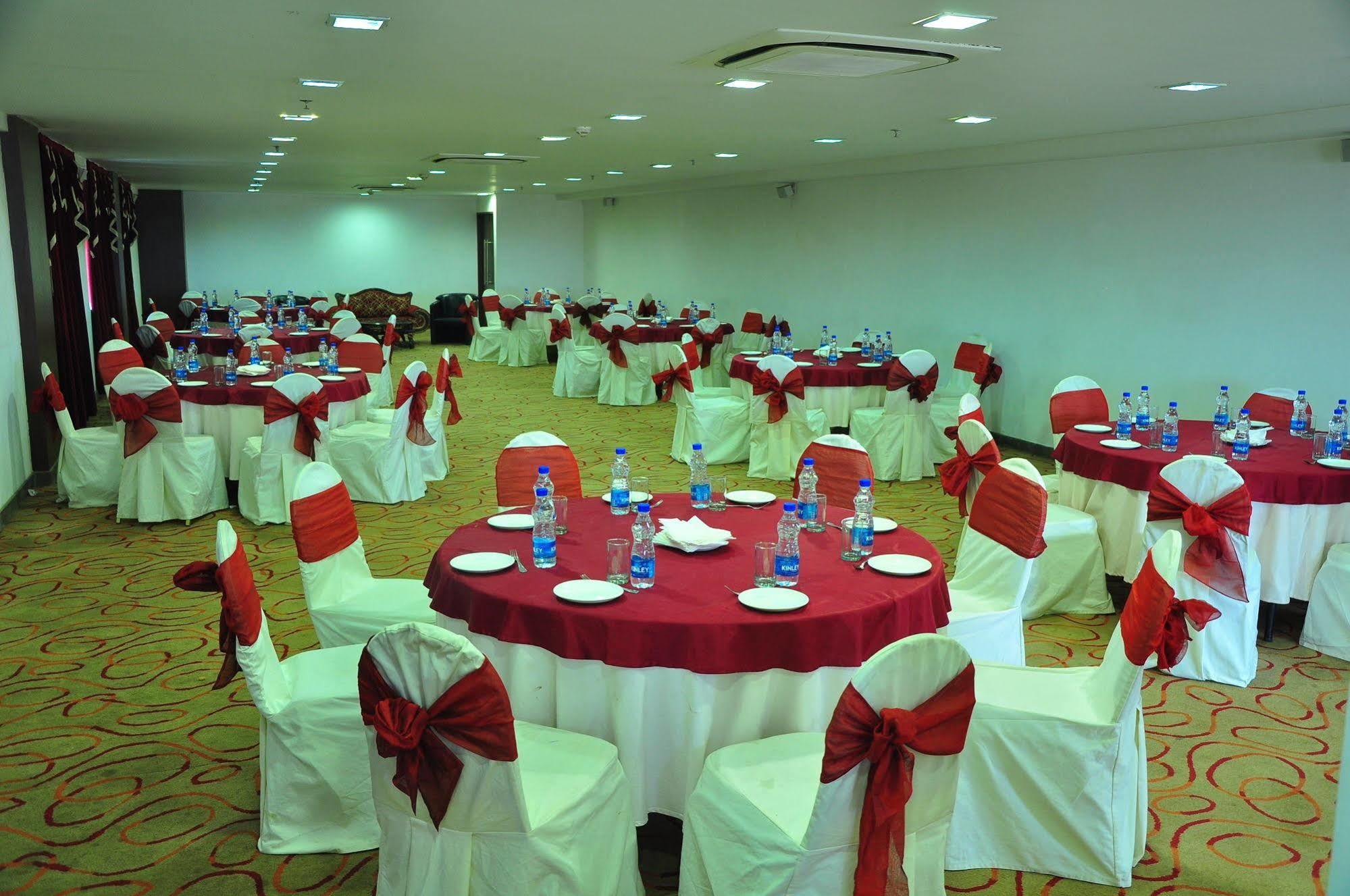 Keys Select By Lemon Tree Hotels, Ludhiana Extérieur photo