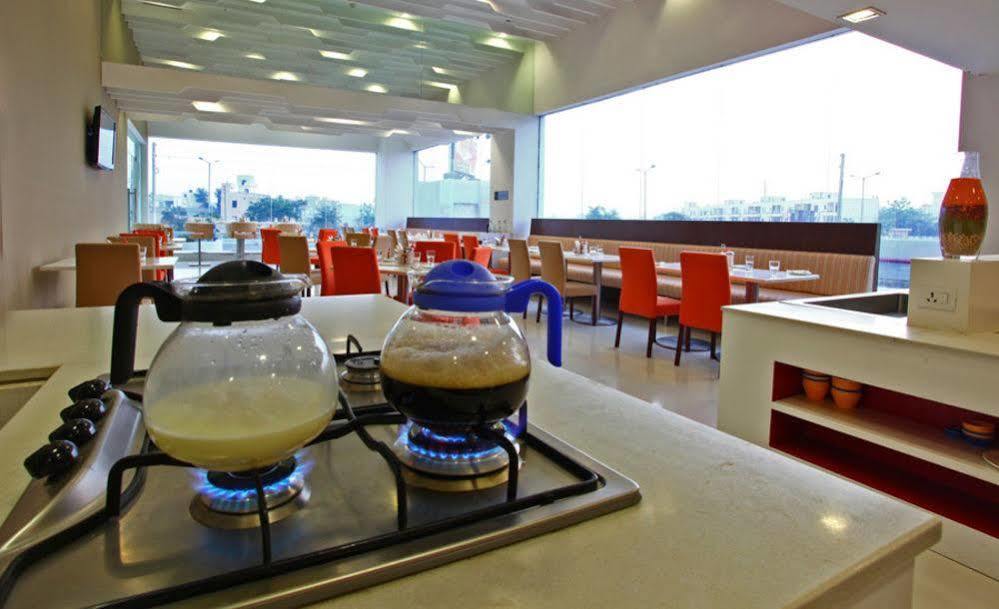 Keys Select By Lemon Tree Hotels, Ludhiana Extérieur photo